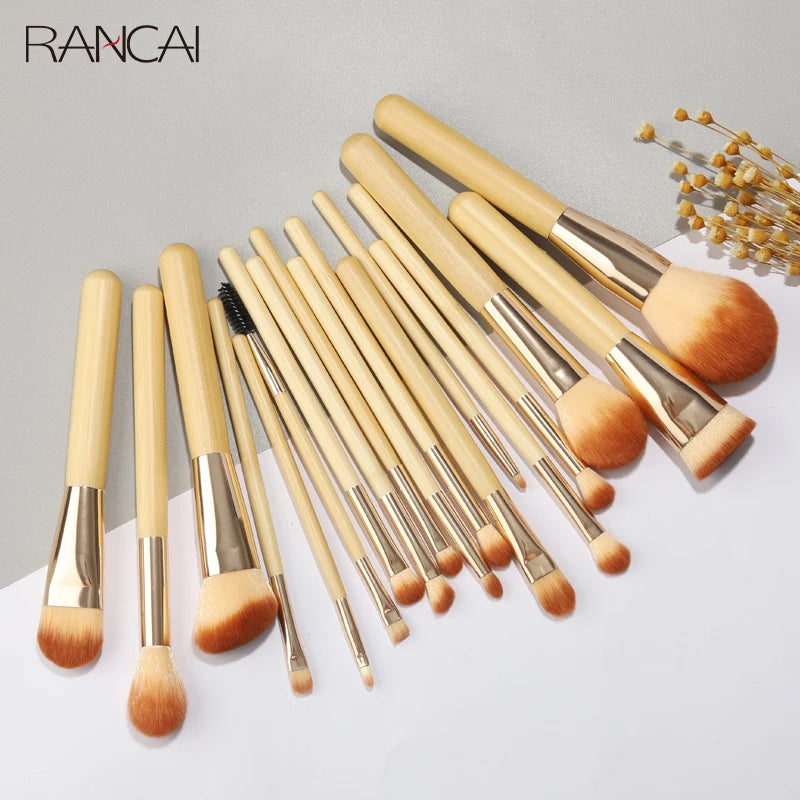 Bamboo brush set detail