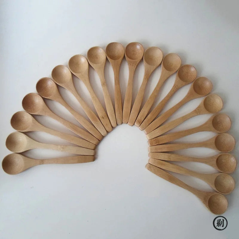 Sustainable wooden spoons for honey and coffee